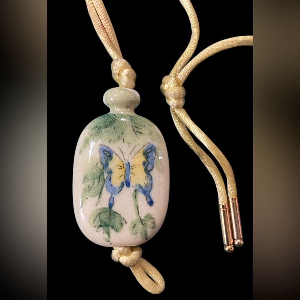 Hand Painted in Brazil Butterfly Avon Necklace #7445 ❤️‍🔥